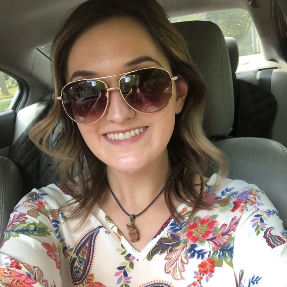 Meet your Posher, Rachel - Picture 4 of 7